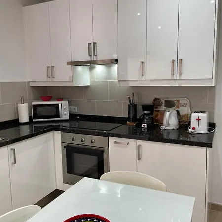 Lovely Ground Floor Apartmán *